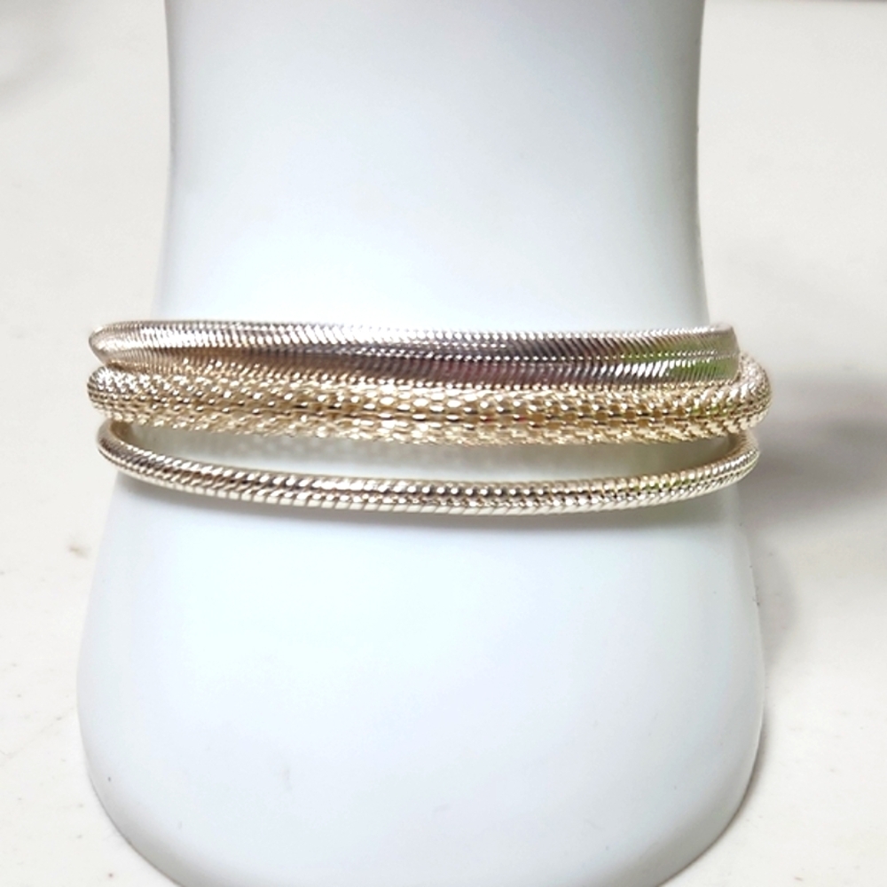 Elegant Multi-strand Silver-tone Bracelet - Picture 7 of 7